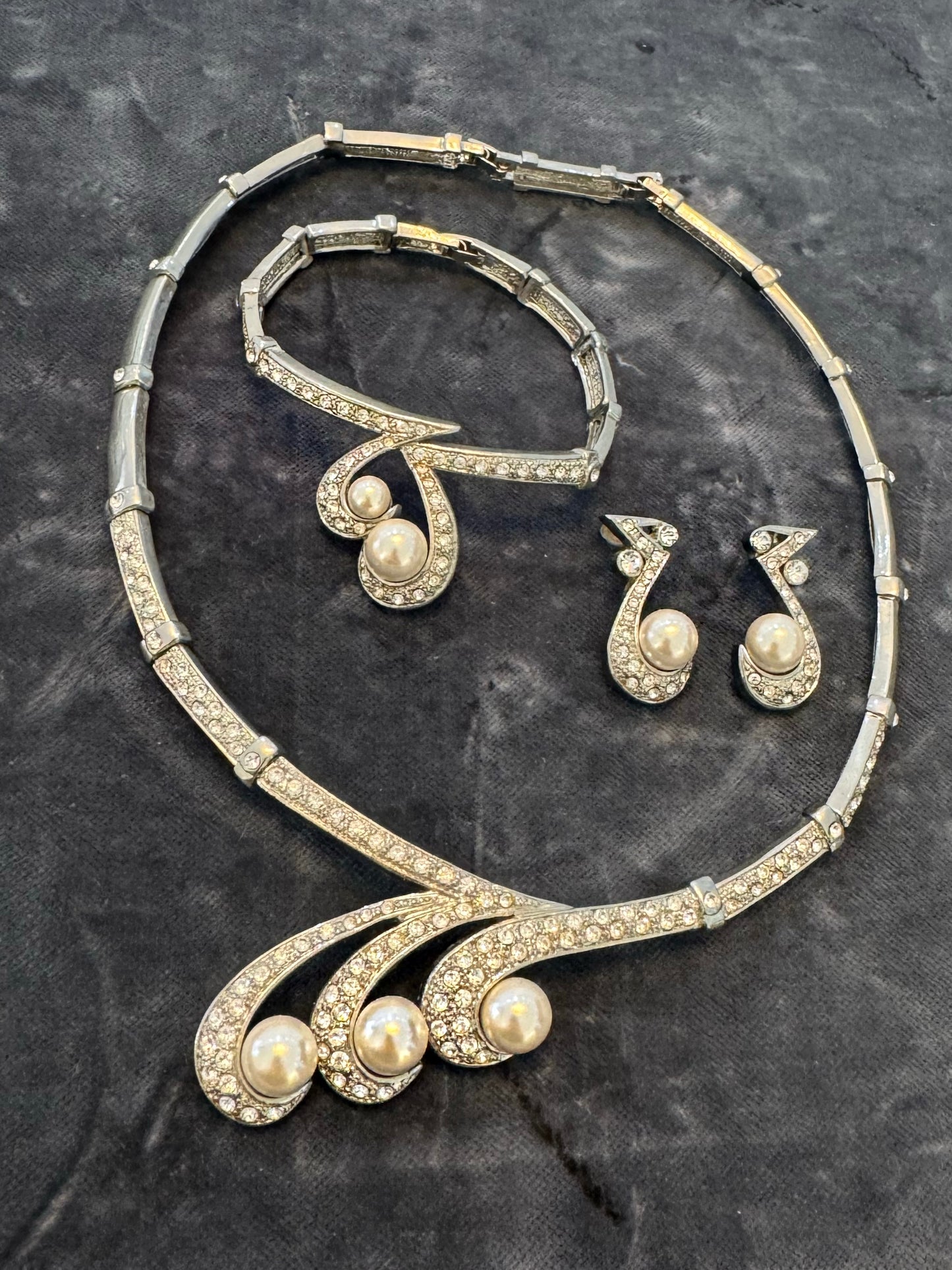 Vintage 80s Pearl & Crystal Wave 3 piece Set